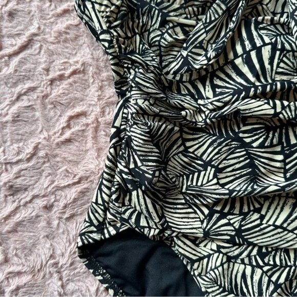 Seafolly Halter Tie Leaf Tropical Print Swimsuit High Cut sz 6 - Picture 6 of 12